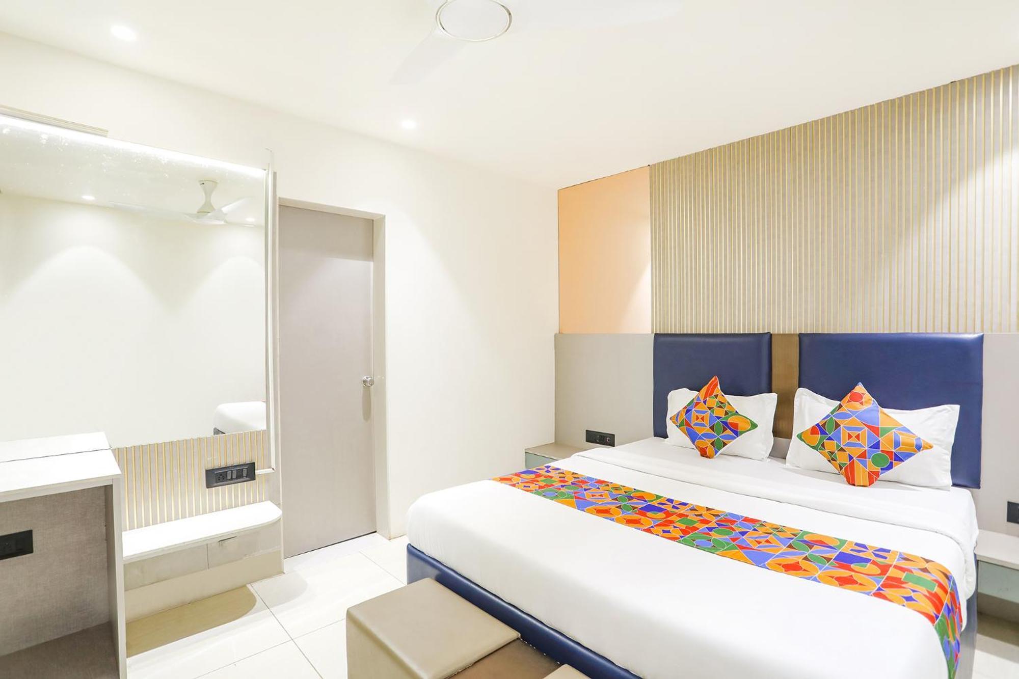 Collection O 37401 Hotel Shirdi Park Inn Esterno foto