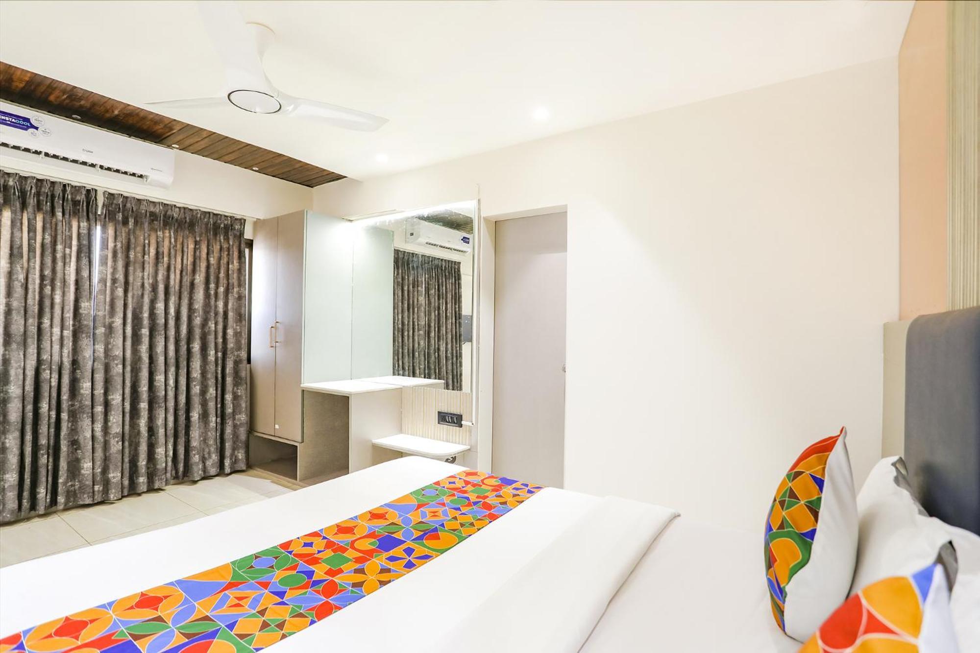 Collection O 37401 Hotel Shirdi Park Inn Esterno foto