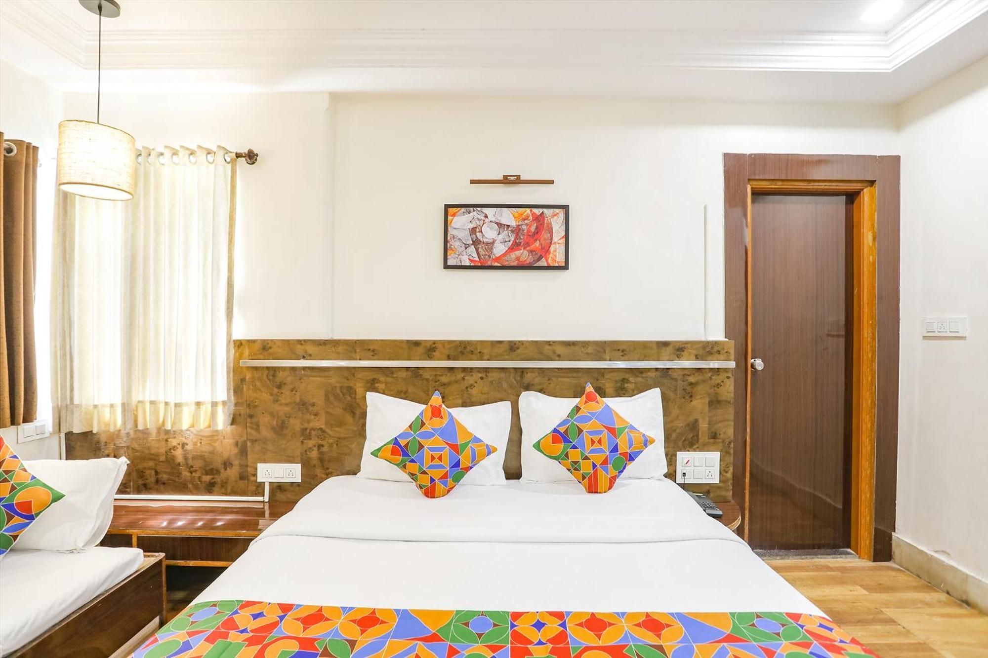 Collection O 37401 Hotel Shirdi Park Inn Esterno foto
