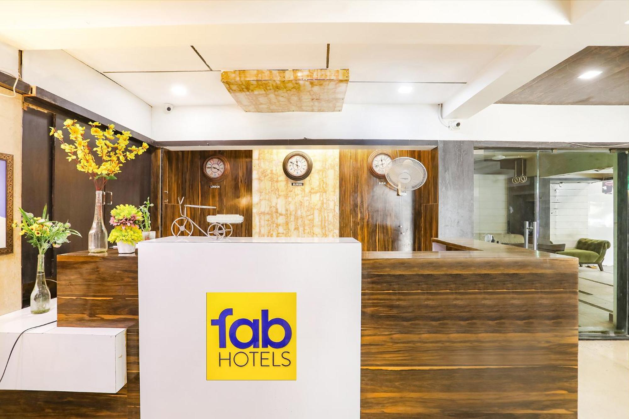 Collection O 37401 Hotel Shirdi Park Inn Esterno foto